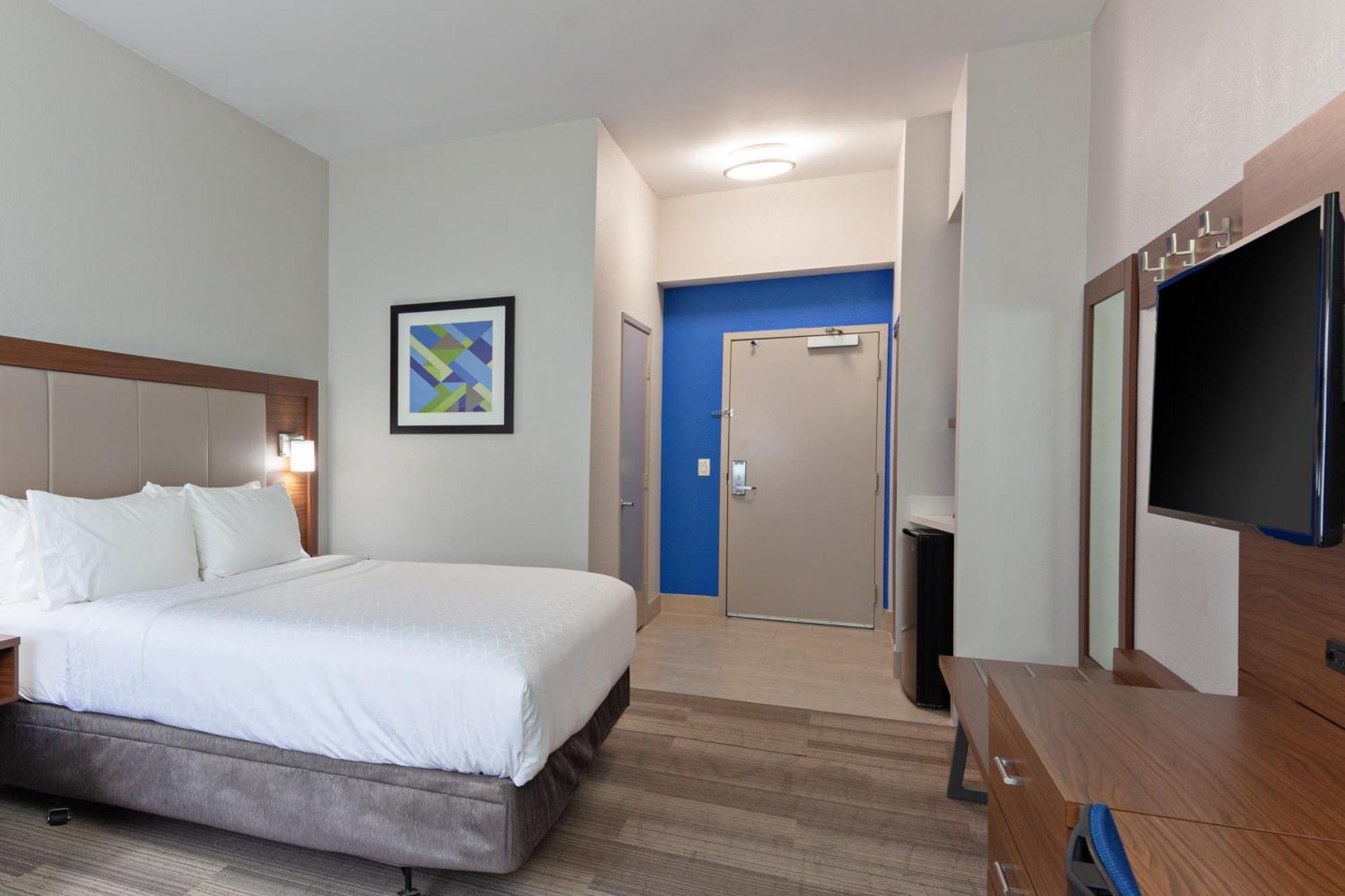 Hotel Express Mira Mesa By Ihg 2*
