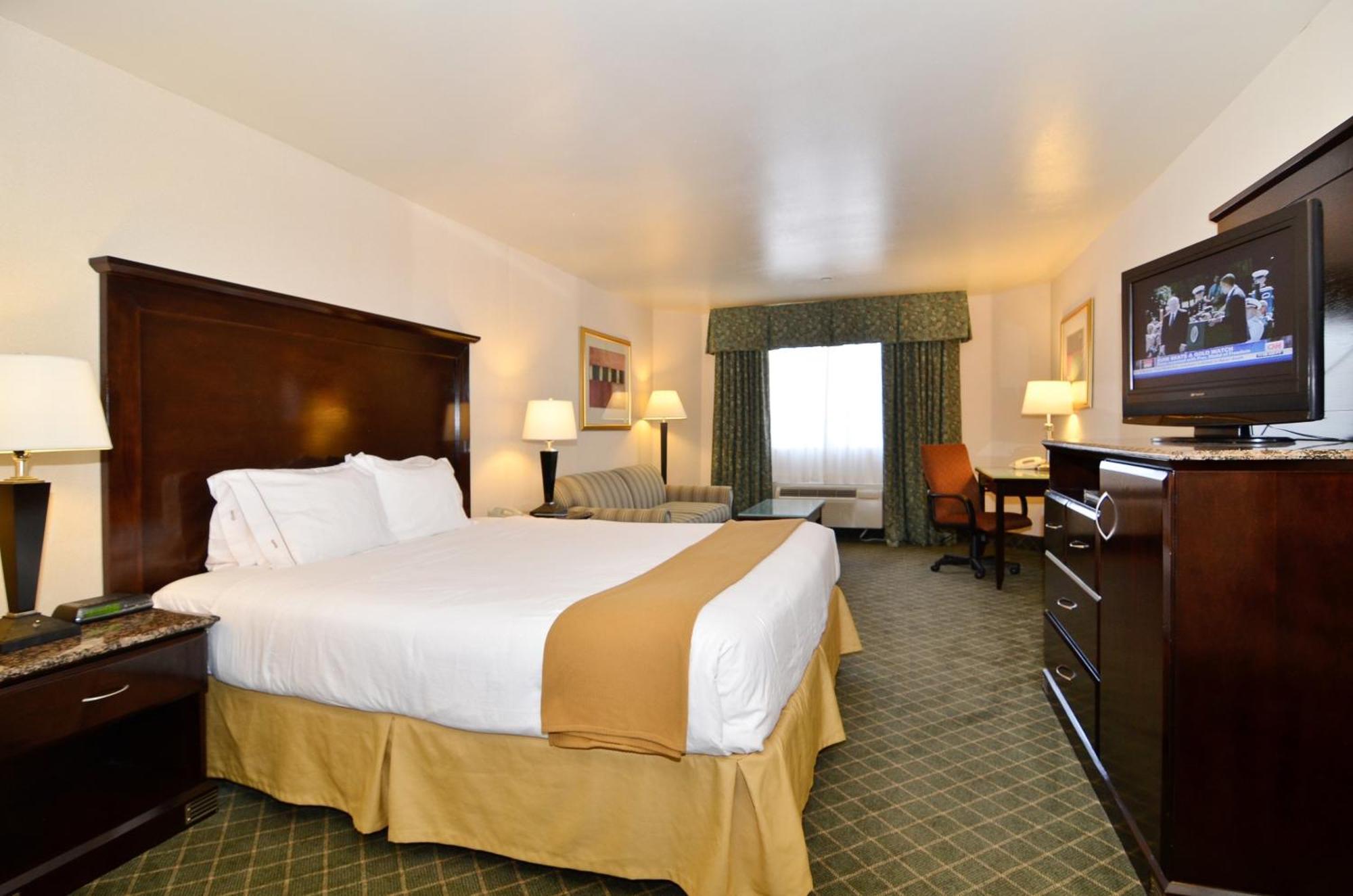 Hotel Express Mira Mesa By Ihg 2*