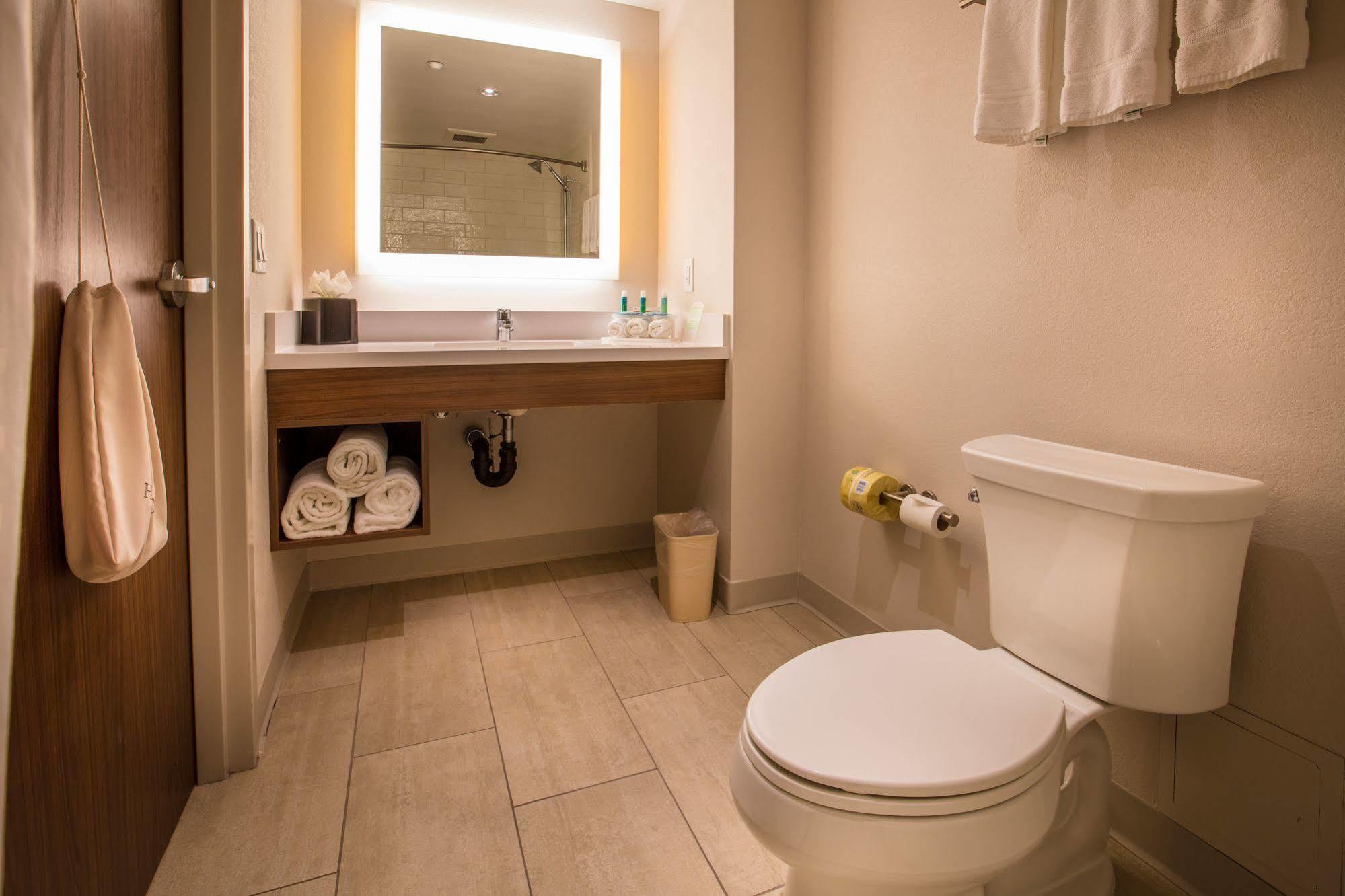 Hotel Express Mira Mesa By Ihg San Diego